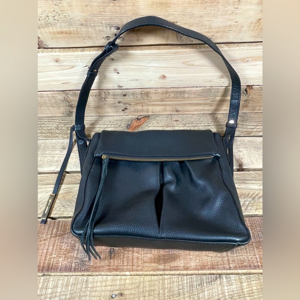 Vince Camuto VV Miles CB Shoulder Handbag Black Leather Pockets Fold Over Purse
